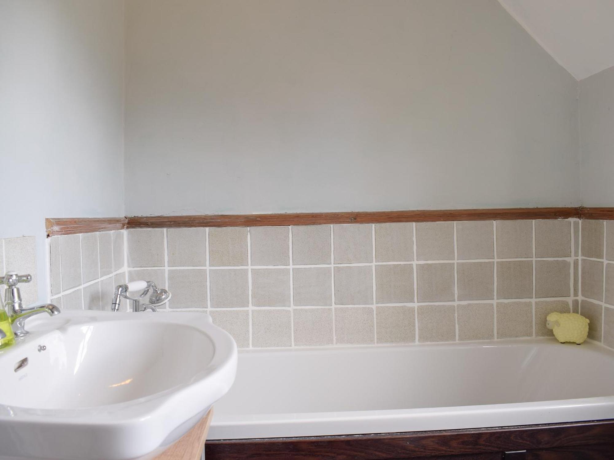 Lower Goytre Farmhouse Llanfair Waterdine ภายนอก รูปภาพ