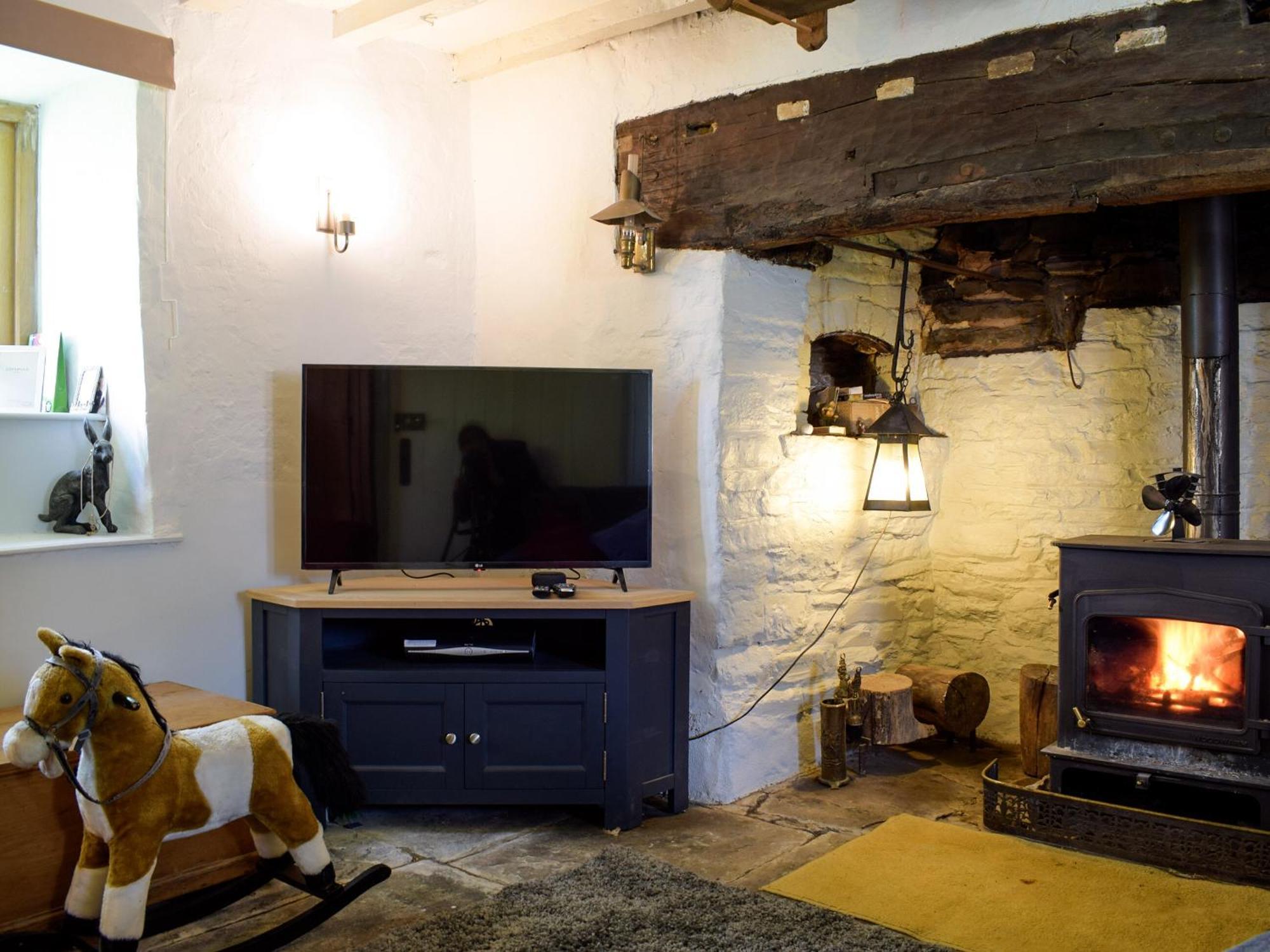 Lower Goytre Farmhouse Llanfair Waterdine ภายนอก รูปภาพ