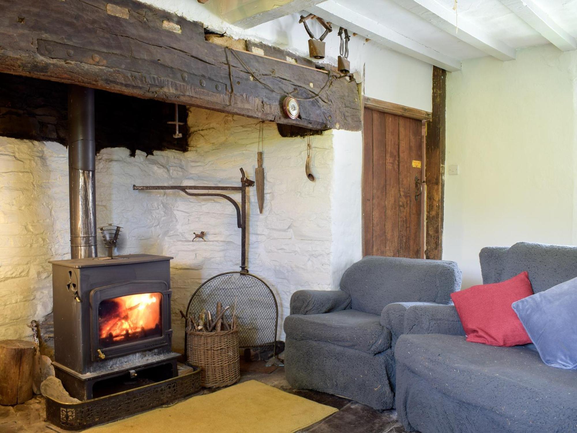 Lower Goytre Farmhouse Llanfair Waterdine ภายนอก รูปภาพ