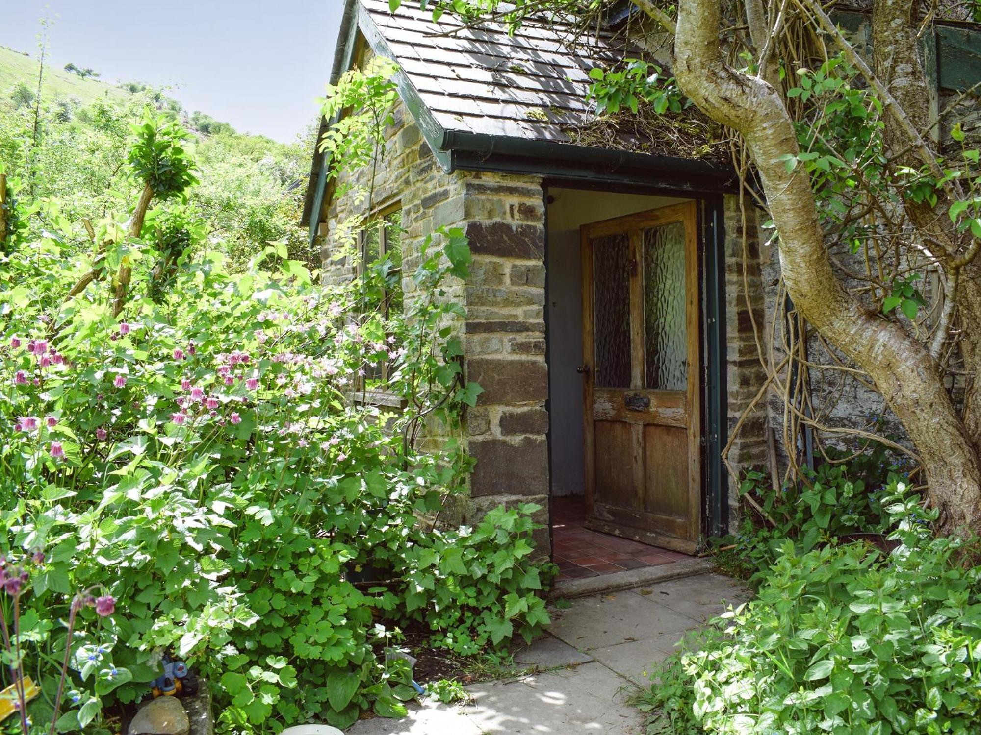 Lower Goytre Farmhouse Llanfair Waterdine ภายนอก รูปภาพ